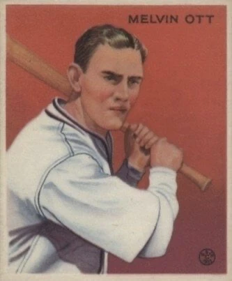 1933 Goudey #207 Mel Ott Rookie Card